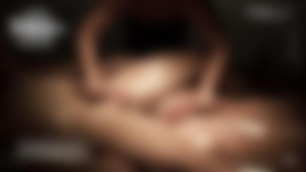 Screenshot #9 dal film Massaggio del pene a doppia canna