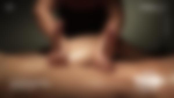 Screenshot #11 dal film Massaggio del pene a doppia canna