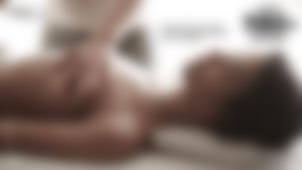 Tangkapan layar # 12 dari film Pijat Orgasme Pertama Kali