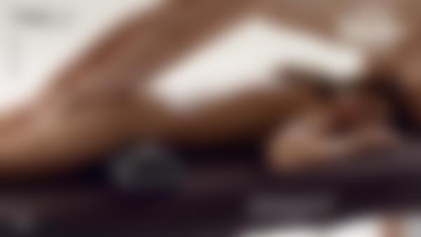 Tangkapan layar # 12 dari film Pijat Penyembuhan Seksual