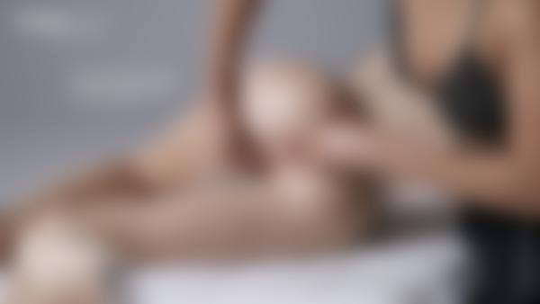 Skärmgrepp #9 från filmen The Art Of Touch Massage